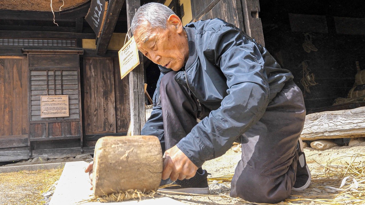 A 95 year old zori grandfather's.Fascinating technique with unique