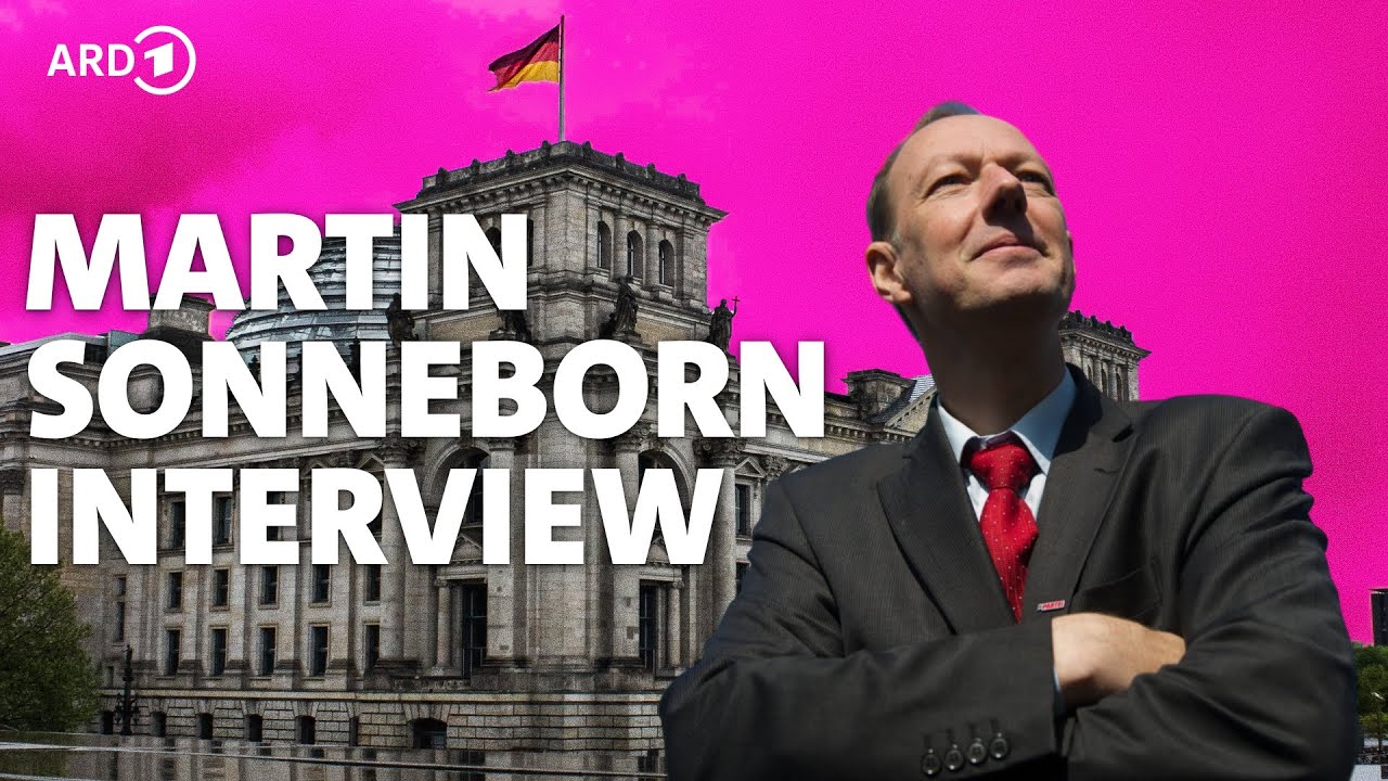 Martin Sonneborn klaut der NPD Redezeit – für fragwürdige Abschiedsworte an Merkel