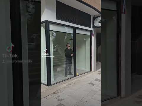 Estores enrollables microperforados.
