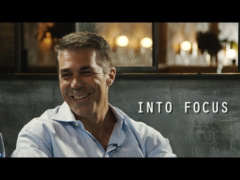 Video: Chris Fowler Valoare netă: Wiki, Căsătorit, Familie, Nuntă, Salariu, Frați