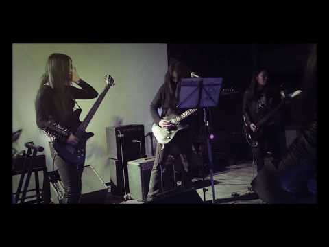 Karmantic - A Wedding Dress live [31.5.2019]