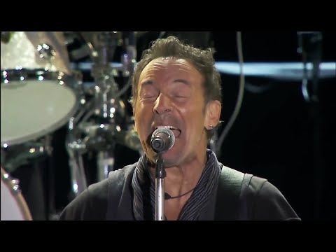 Bruce Springsteen - Born In The U.S.A - 2016 (Subtitles PT/ENG)