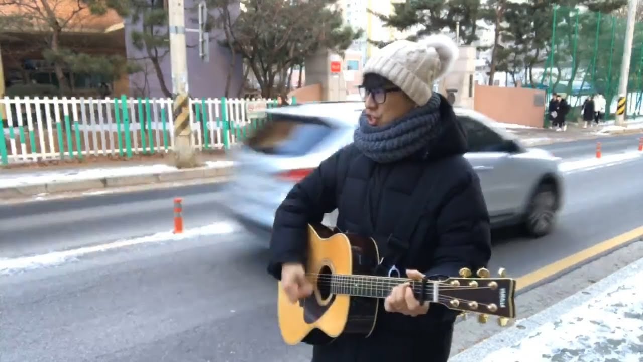 2018 12 14 [등찬] 수원 이음교회 정찬석목사 - 등굣길 거리 찬양(크신 내 주님 Our GOD, 송축해 내영혼)