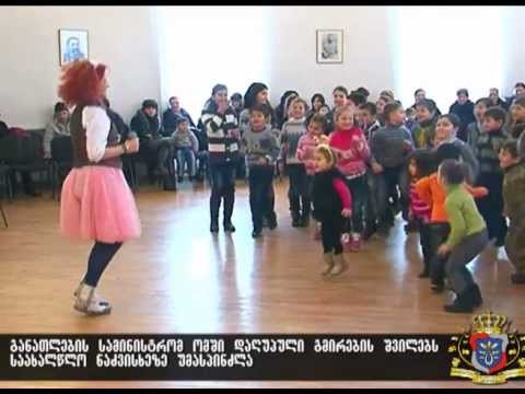 საახალწლო ნაძვის ხე