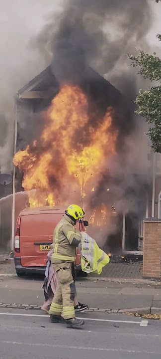 Raging Fire in Leicester  #Fire #firefighters #England #leicester #Saved #Heros