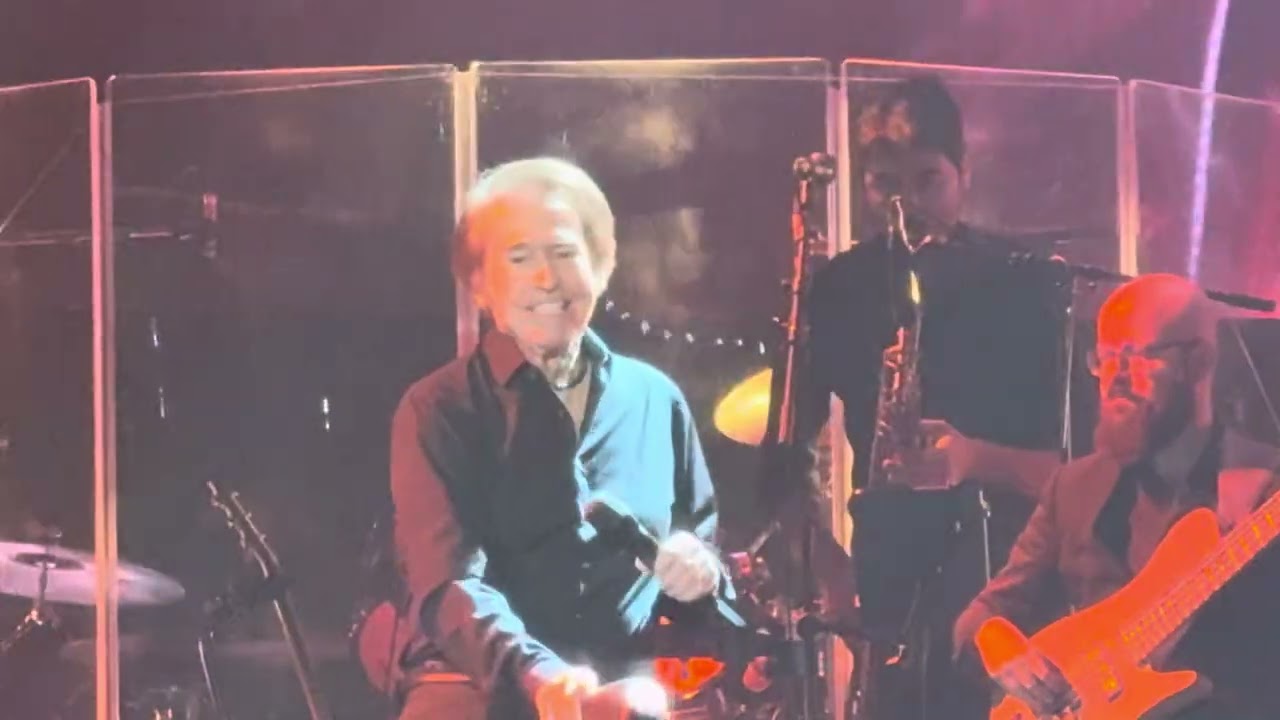 Raphael en el Roig Arena de Valencia «Mi gran noche» Autor:  Salvatore Adamo “Raphaelísimo”