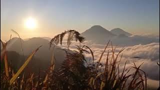 Mentahan Video Time Lapse Pemandangan dari Gunung