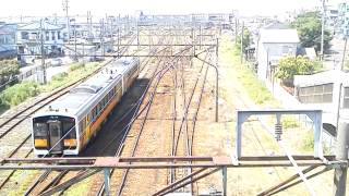 キハ40系とキハE120系