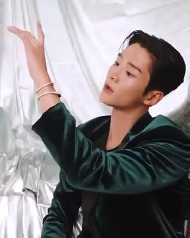 221203. Rowoon's update on IG. Beautiful man with #Tiffany&CO #ROWOON #로운 #ロウン