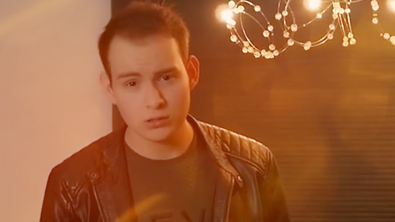 Yvar - Santa Claus Is Coming To Town (Cover/Music Video)