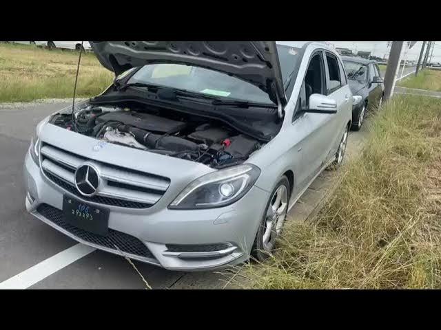 how to change main dipped bulb on Mercedes B Class W245 #headlight