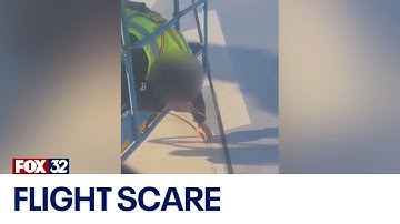 Plane passenger notices missing screws...