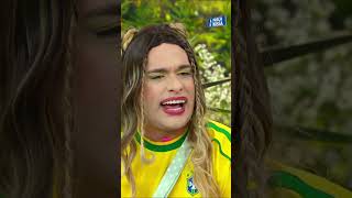 Em ano de Copa, qualquer desculpa vale para matar o trabalho 😂 #apraçaénossa