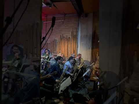 Jarbas Barbosa improviso em insensatez jazzb banda mantiqueira 21 outubro 2023