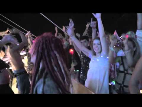 Jack U playing Ease My Mind (Jai Wolf Remix) @ Burning Man