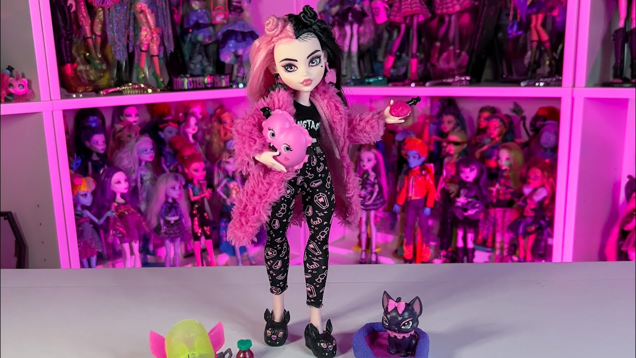 UNBOXING NEW MONSTER HIGH G3 CREEPOVER PARTY DRACULAURA DOLL! - YouTube