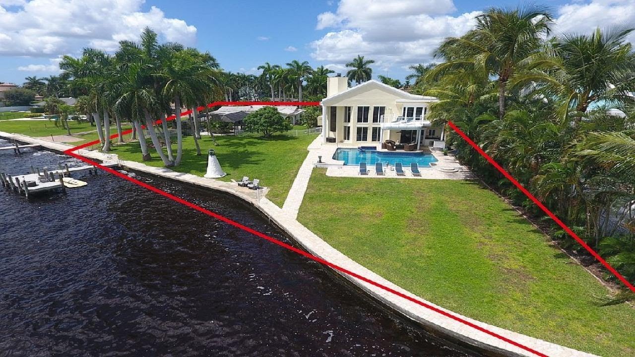 5317 Nautilus Dr, Cape Coral, FL Presented by Maria Josephine & Vito