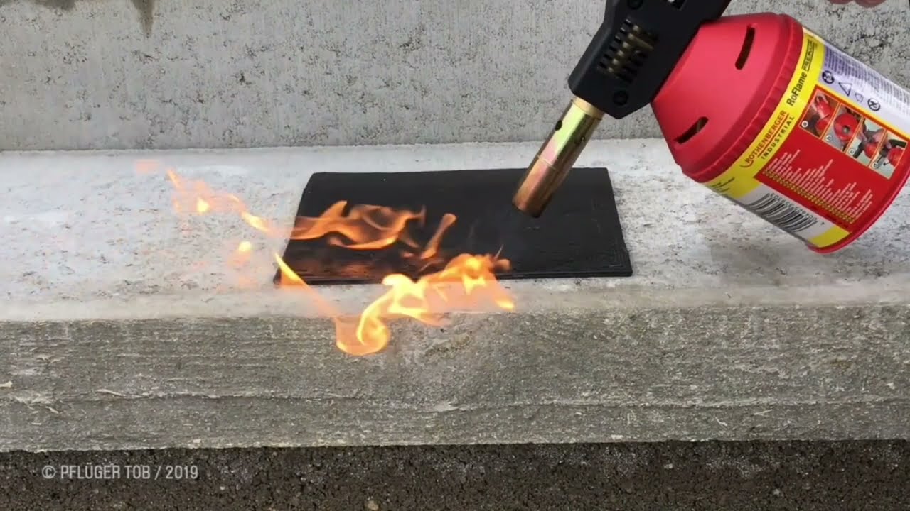 Kerdyn Green FR és a bitumen lemez