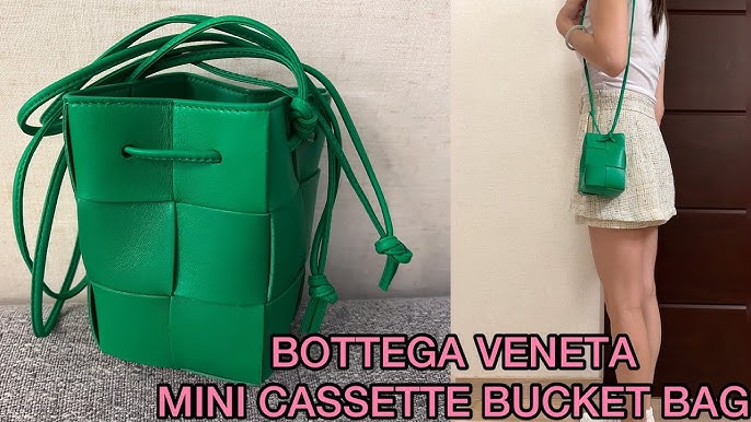 Bottega Veneta Cassette Small Intrecciato Leather Bucket Bag