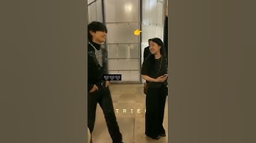 V seeing on Lisa and smiling 🤭 #shorts #lisa #taehyung
