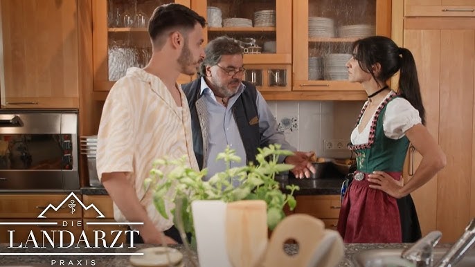 Jetzt räumt Sarah König endlich auf! Ist es zu spät? 😯 | Die Landarztpraxis - YouTube
