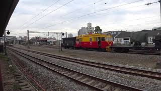 7202次貨物列車與3231次區間車在斗南車站交會 20201203