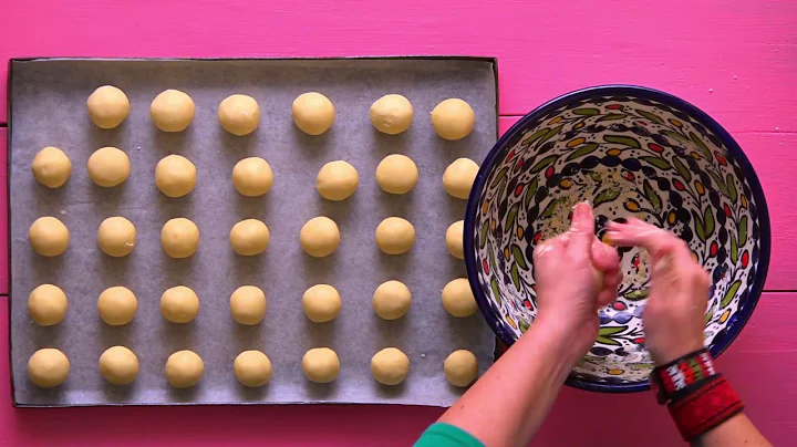 GHRAYBEH, butter cookies (Cook Silvia Chiarantini-...
