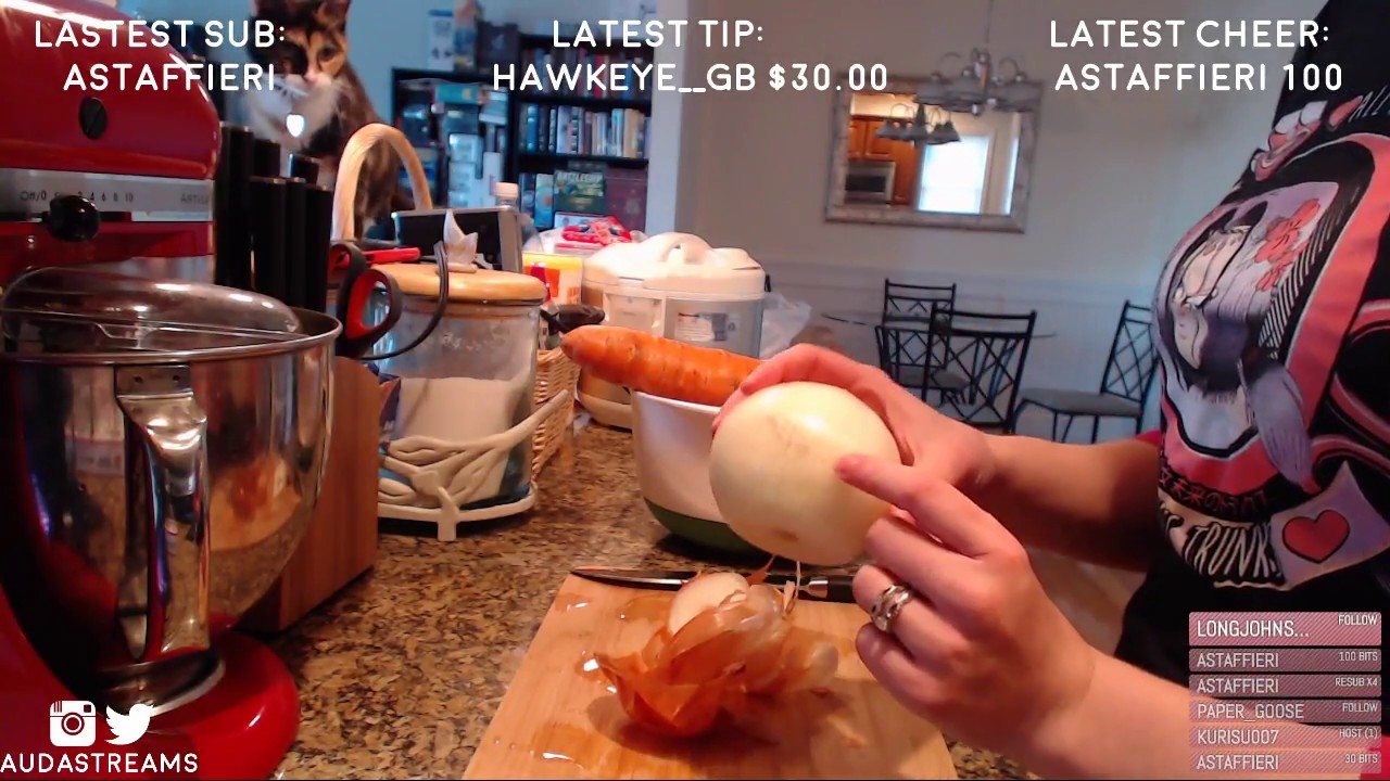 Cooking Japanese Curry~~ - YouTube
