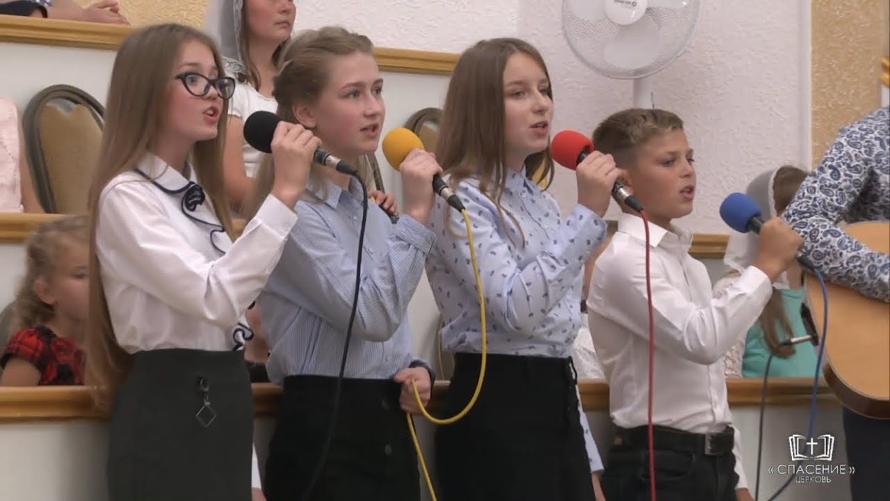 Наш корабль плывёт / Песня - YouTube