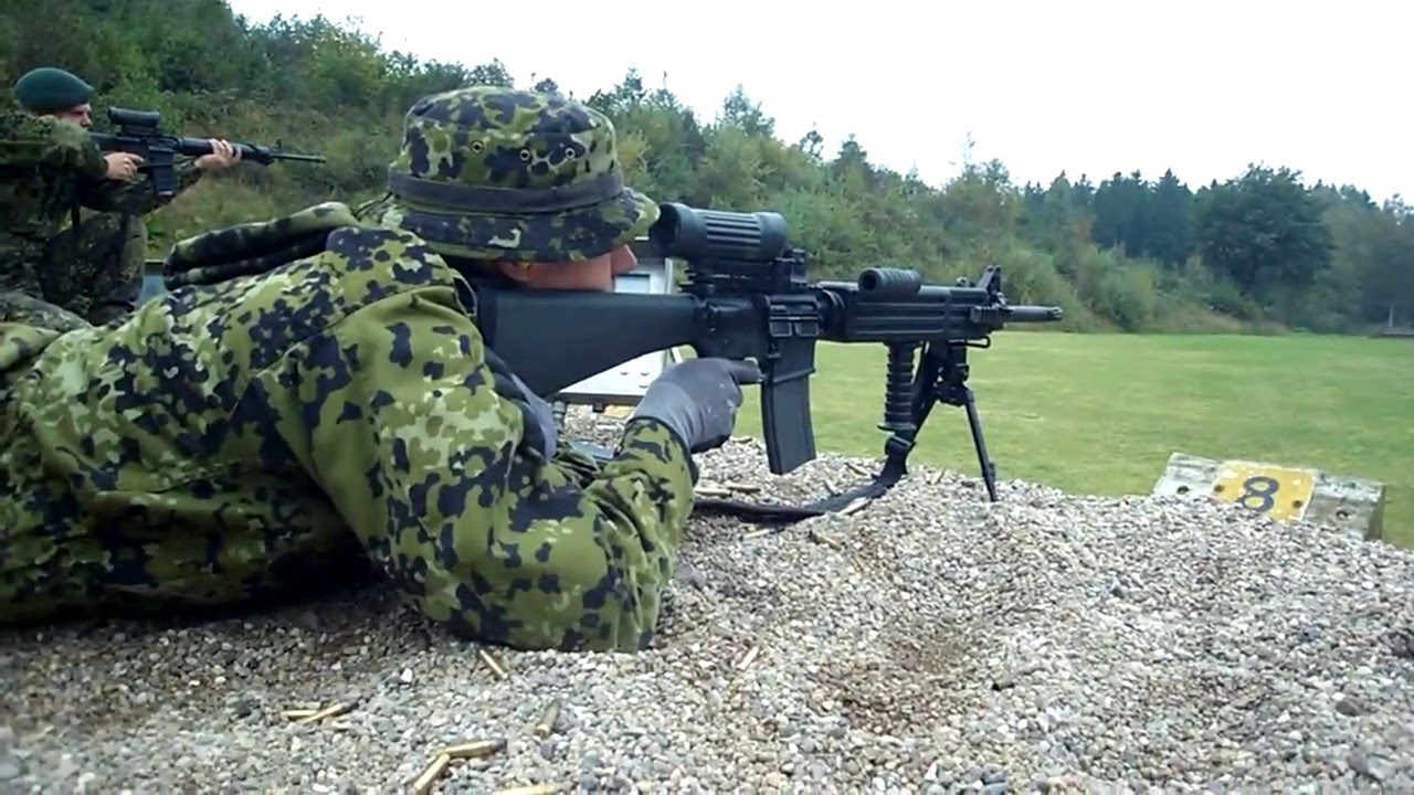 Colt Canada Light Support Weapon training, LSV M/04 - YouTube