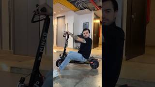 Etiqueta A Tu Amig Que Ama Las Patinetas Eléctricas