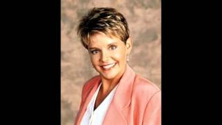 Amanda Bearse An American Actress, Director And Comedienne Net Worth