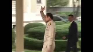 Thaïlande: le Premier ministre remplacé par son double en carton