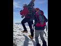 Un grupo de escaladores españoles ha restaurado la cruz situada en la cima del monte Aneto