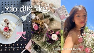 solo date vlog 🌷🪞: bakery eats, retail therapy, journaling, self reflection, bouquet building