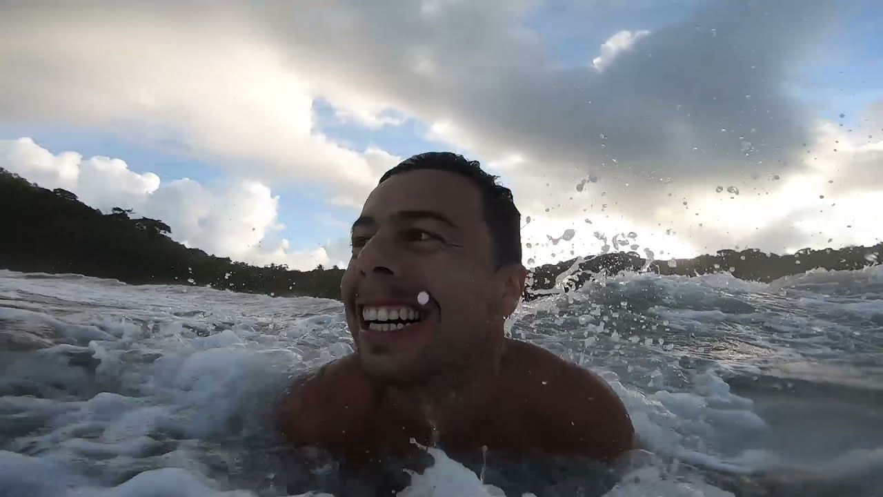 SURFEI SOZINHO NA PRAIA DA ENGENHOCA - ITACARÉ BAHIA