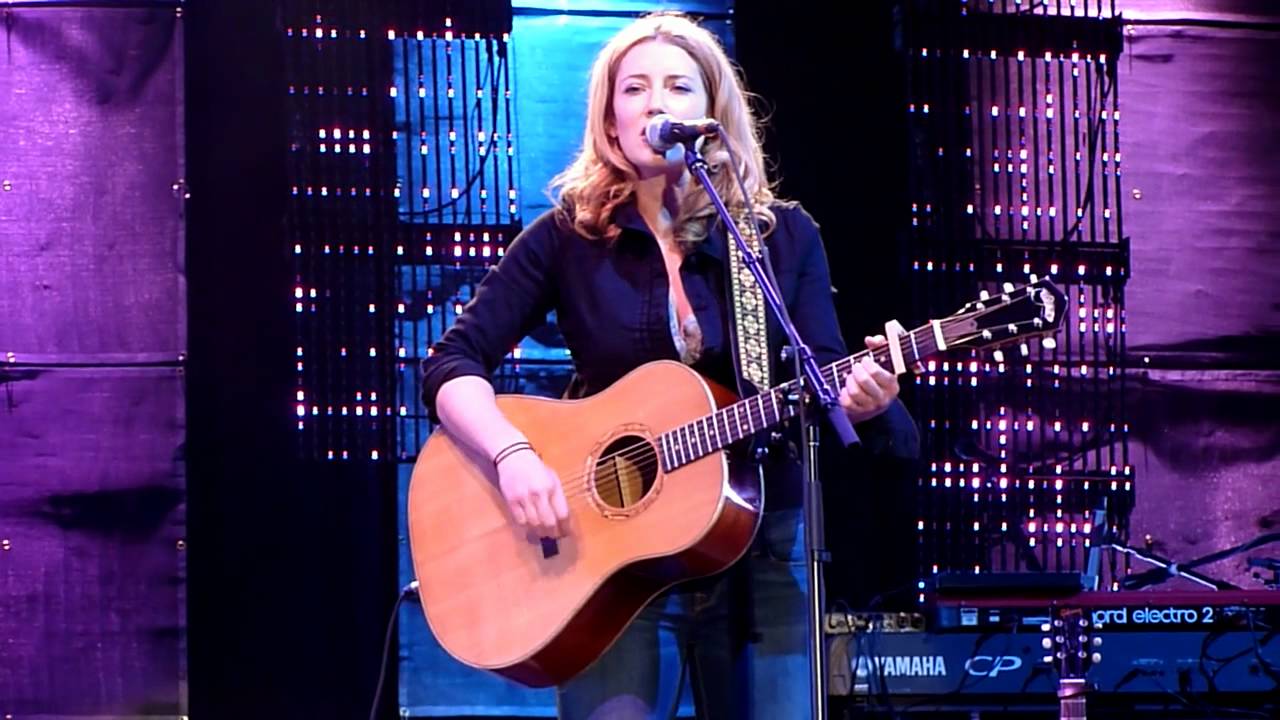 Kathleen Edwards "I Make the Dough, You Get the Glory" (Live at