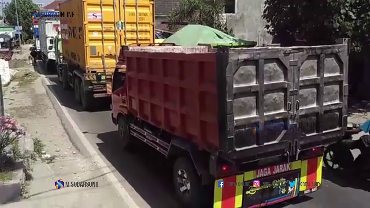 Kemacetan Panjang di Jalan Daendels Penghubung Tuban 