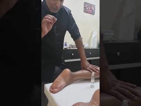 تدليك عضلات الرجل والقدمين مع الأستاذ طارق