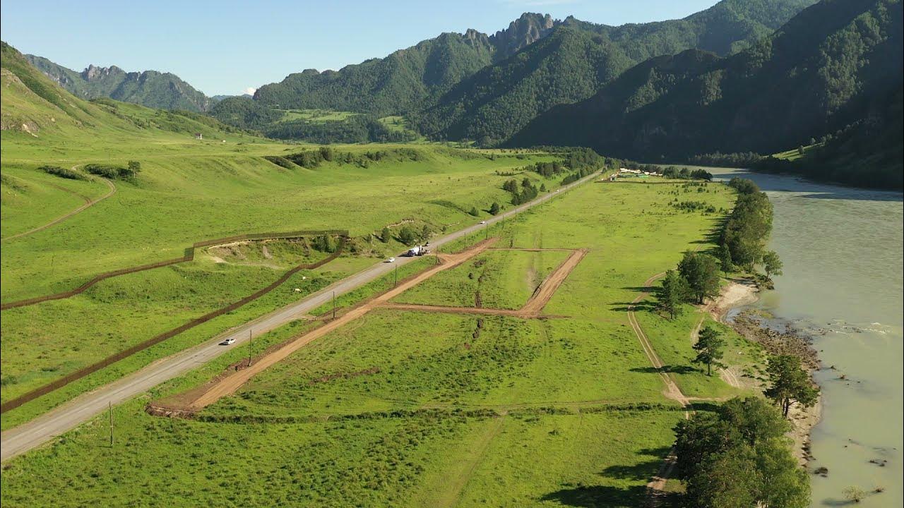 Riverside village. Седьмое небо Алтай экопоселок. Altay Riverside Village. Экопоселения на Алтае. Экологичные поселки.