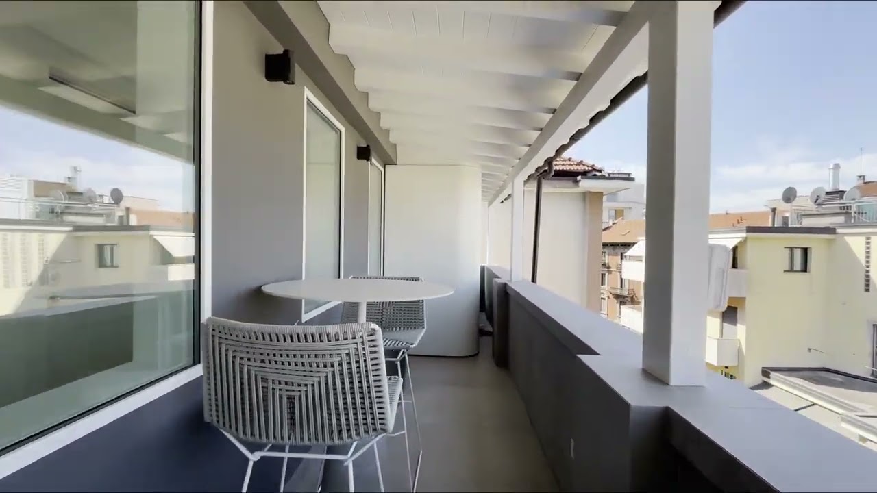 Via varese分 via Varese - W-02ZSD0 - YouTube