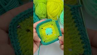 TUTORIAL HERE!👆 Very Easy Granny Square Crochet Pattern  | Beginner Friendly Tutorial