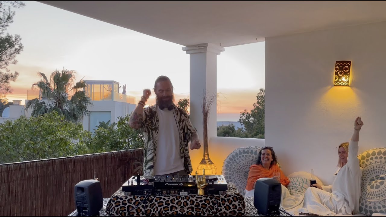 Tonton MYKE - Ibiza Sunset Mix.4 - Progressive House, Melodic House, Deep House Mix #14 di YouTube Tonton MYKE - Ibiza Sunset Mix.4 - Progressive House, Melodic House, Deep House Mix #14 di YouTube