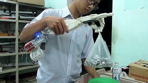 2 lần bị từ chối visa, nam sinh chế robot đạt giải Ba tại Mỹ