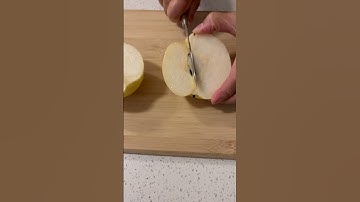 Have you had Asian pear before? #crunchy #fruit #delicious #trendingshorts #viral #trending #shorts