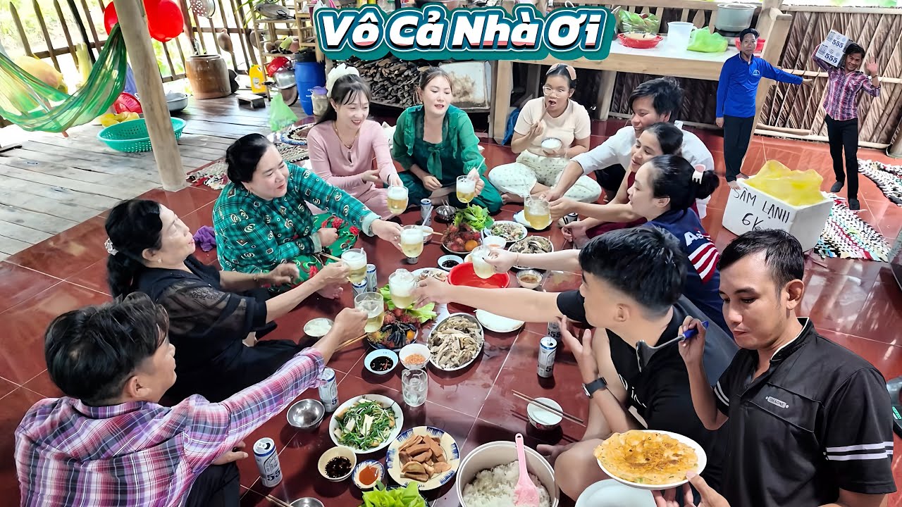 Được Mẹ Anh Chị Con Cháu Lên Nhà Thăm Gia Đình KaNi Tèo 69 Và Làm Bữa Tiệc Lai Rai Ngày Mưa