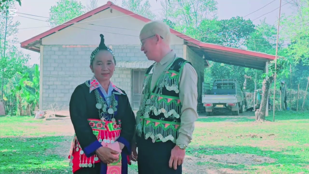 Kwv txhiaj suab hmoob qos kuv zoo pua raug koj siab maiv vaj suab qab zib. Tsab xyooj. Daim#1