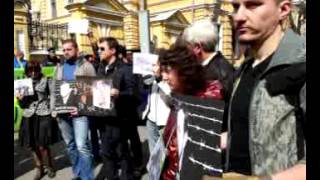 Мітинг під АП, 5.06.2016: Активісти вимагають звільнити "Хорта", який порвав фото Порошенка, ч.2