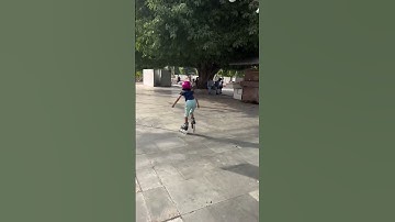 Inline skating stunts 😱 #inlineskating #youtubeshorts #girlreaction #shorts #viralvideo #skating