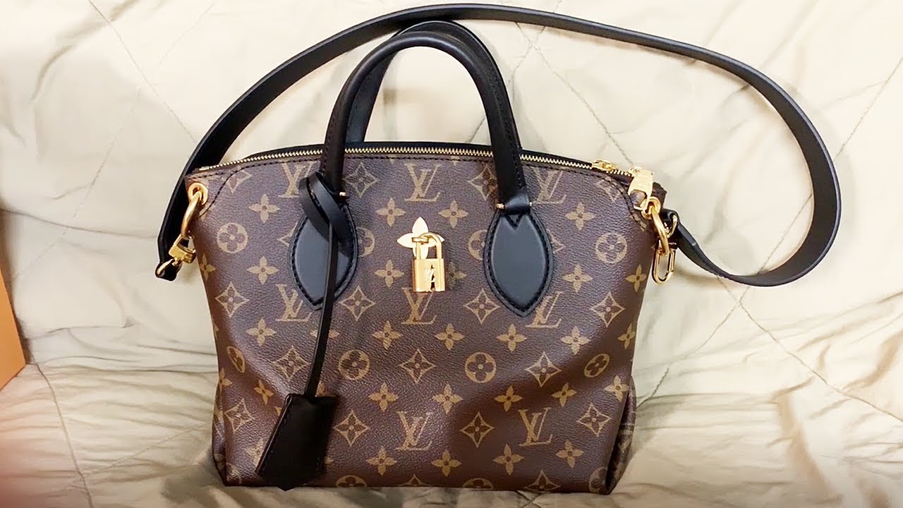 louis vuitton tote with zipper